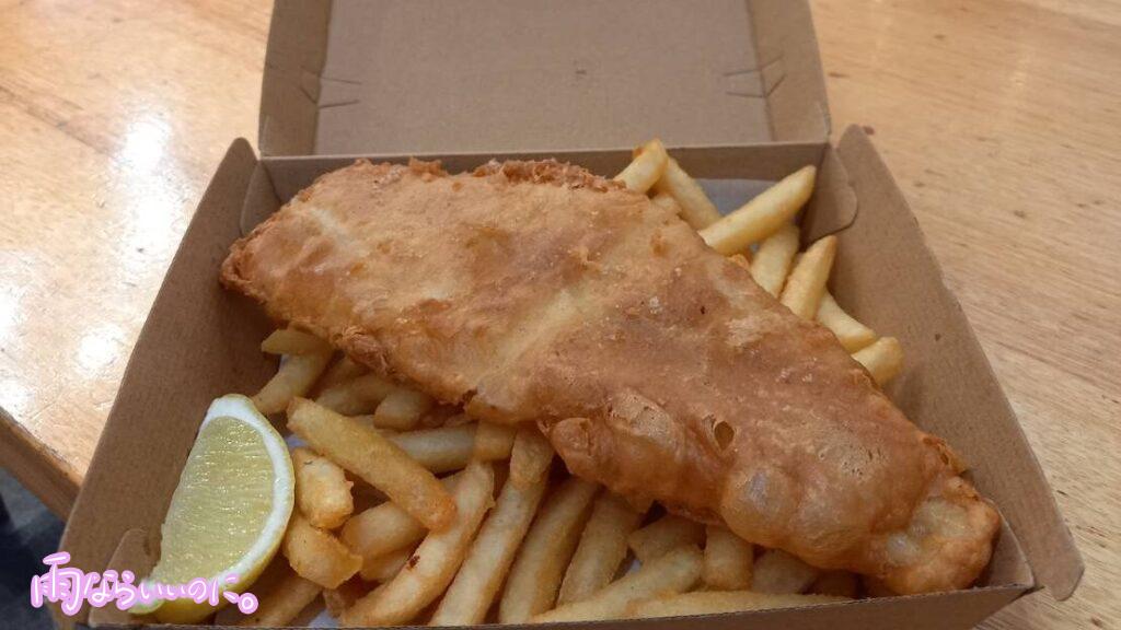 シドニーフィッシュマーケットで食べたフィッシュアンドチップス（UMi撮影）