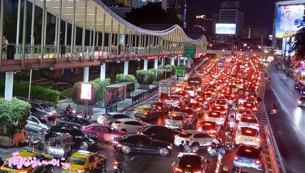 バンコクの渋滞の様子（UMi撮影）