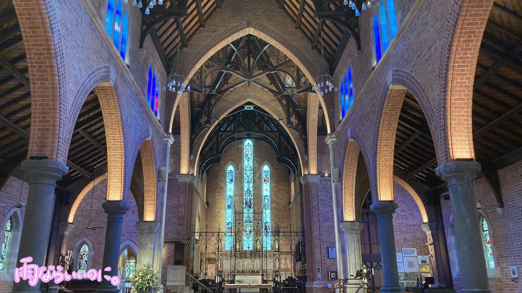 パースのセントジョージ大聖堂の内装(MiU撮影)